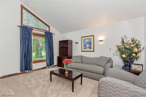 5161 Lansdowne Dr, Solon, OH 44139 photo 4