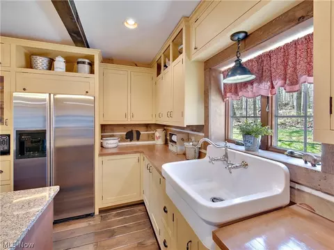 8598 Eberhart Rd NE, Dover, OH 44622 photo 10