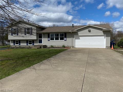 4207 Helmick Ave, Norton, OH 44203 photo 1