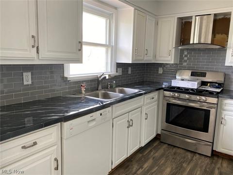 4207 Helmick Ave, Norton, OH 44203 photo 5