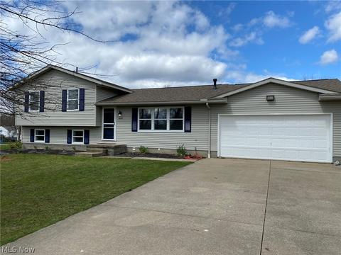 4207 Helmick Ave, Norton, OH 44203 photo 2