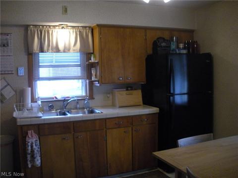 6326 Murray Ave, Ashtabula, OH 44004 photo 3