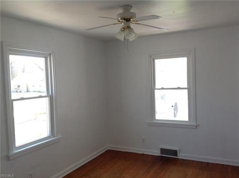 265 E Vermont Ave, Sebring, OH 44672 photo 18