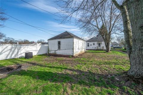 265 E Vermont Ave, Sebring, OH 44672 photo 5
