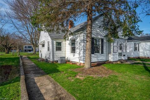 265 E Vermont Ave, Sebring, OH 44672 photo 2