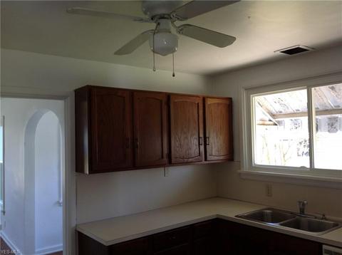 265 E Vermont Ave, Sebring, OH 44672 photo 12