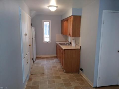 6296 State Rd, Parma, OH 44134 photo 4