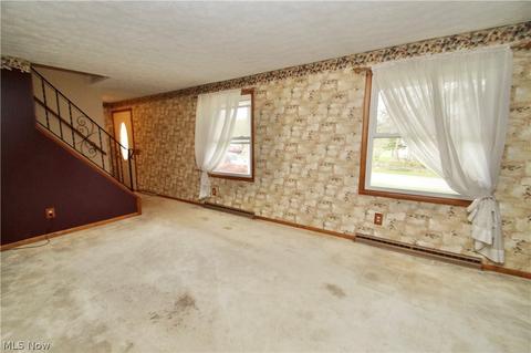 6410 Chesham Ave NE, Canton, OH 44721 photo 4