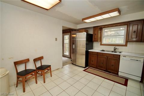 6410 Chesham Ave NE, Canton, OH 44721 photo 8