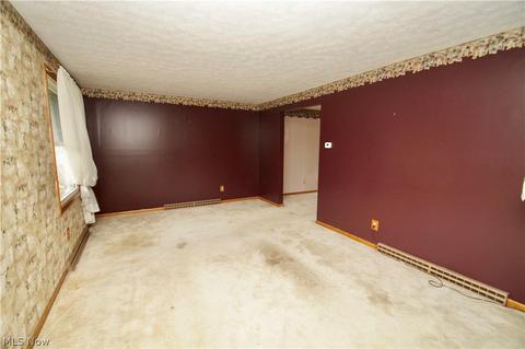 6410 Chesham Ave NE, Canton, OH 44721 photo 3