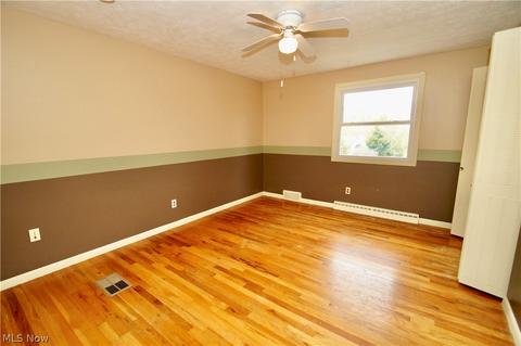 6410 Chesham Ave NE, Canton, OH 44721 photo 12