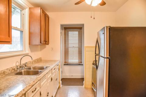 182 Poplar Ave NW, Canton, OH 44708 photo 4