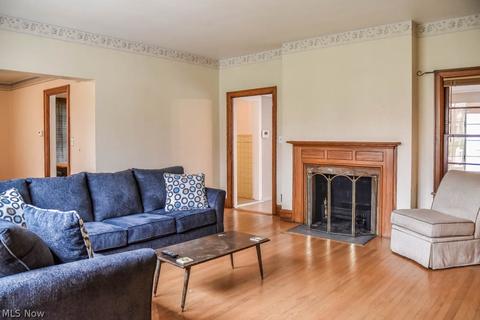 182 Poplar Ave NW, Canton, OH 44708 photo 2