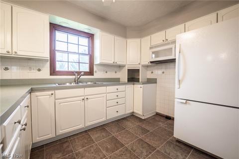 4252 Case Rd, Avon, OH 44011 photo 9