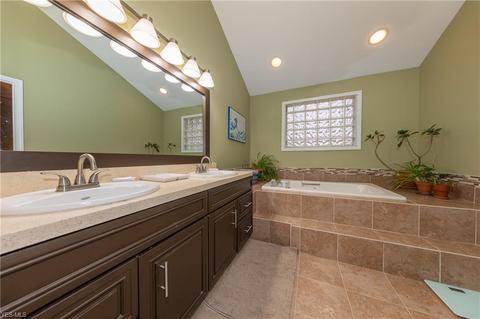 36092 Derby Downs Dr, Solon, OH 44139 photo 24