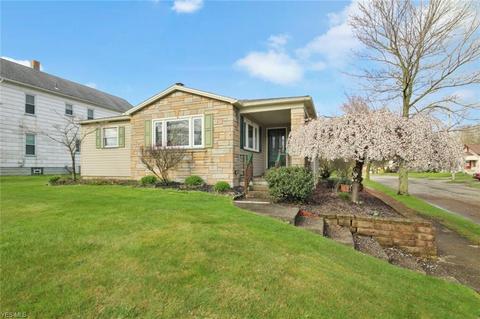189 Center St, Struthers, OH 44471 photo 1