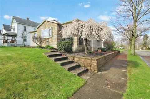 189 Center St, Struthers, OH 44471 photo 17