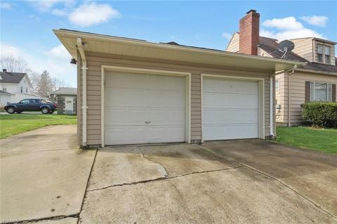 189 Center St, Struthers, OH 44471 photo 16