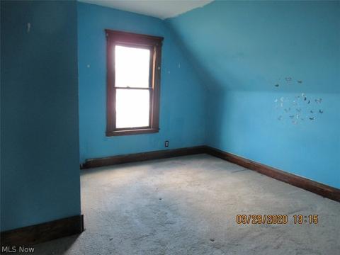 3983 E 53rd St, Newburgh Heights, OH 44105 photo 6