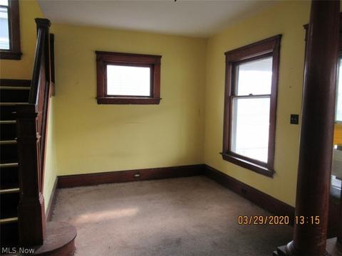 3983 E 53rd St, Newburgh Heights, OH 44105 photo 5