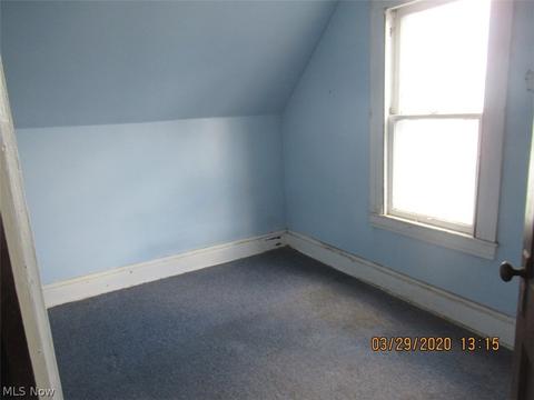 3983 E 53rd St, Newburgh Heights, OH 44105 photo 7