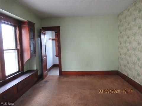 3983 E 53rd St, Newburgh Heights, OH 44105 photo 3