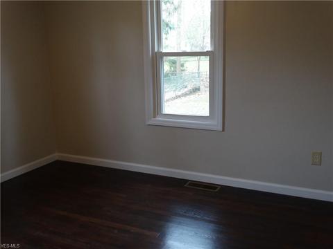 6411 Forest Dr, Ashtabula, OH 44004 photo 12
