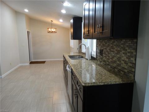 6411 Forest Dr, Ashtabula, OH 44004 photo 3