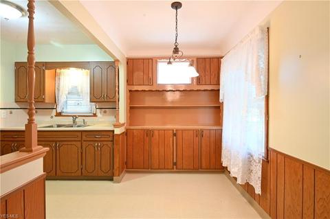 6210 Ridgewood Ave, Parma, OH 44129 photo 6