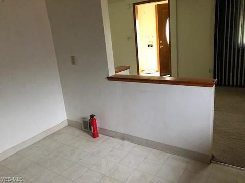 5552 E 141st St, Maple Heights, OH 44137 photo 10