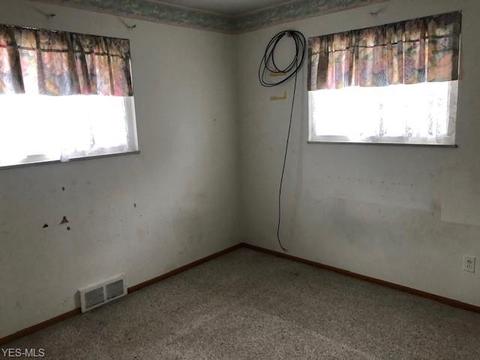 5552 E 141st St, Maple Heights, OH 44137 photo 9