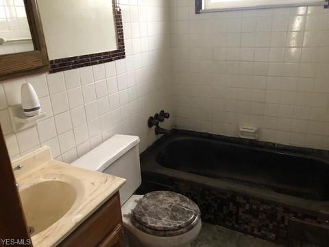 5552 E 141st St, Maple Heights, OH 44137 photo 7