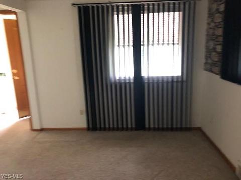 5552 E 141st St, Maple Heights, OH 44137 photo 3