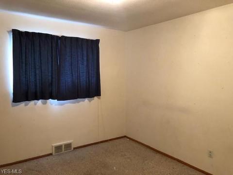 5552 E 141st St, Maple Heights, OH 44137 photo 6