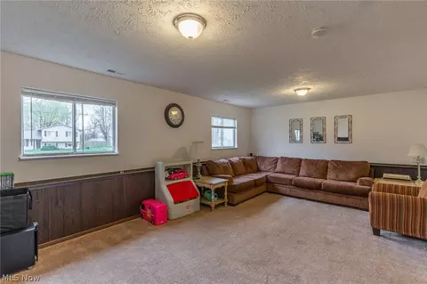 6161 Brambleside Ln, Mentor, OH 44060 photo 13