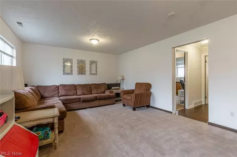 6161 Brambleside Ln, Mentor, OH 44060 photo 14