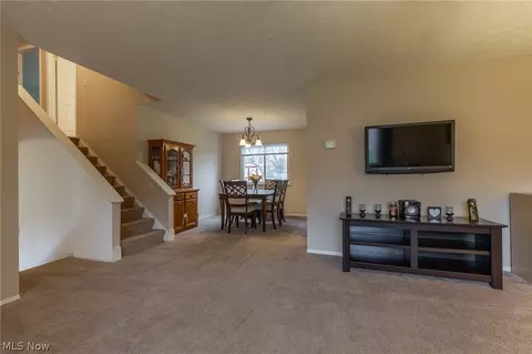 6161 Brambleside Ln, Mentor, OH 44060 photo 5