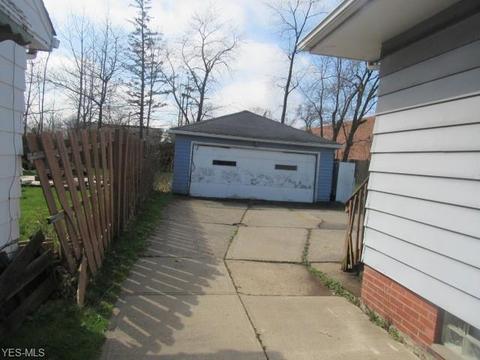 15210 Rockside, Maple Heights, OH 44137 photo 4