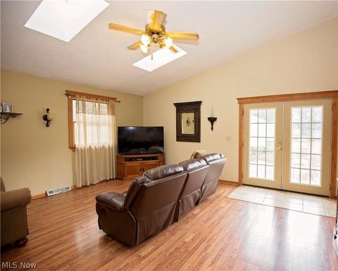 9939 E River Rd, Elyria, OH 44035 photo 16