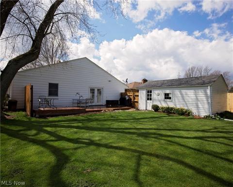 9939 E River Rd, Elyria, OH 44035 photo 5