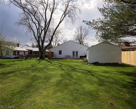 9939 E River Rd, Elyria, OH 44035 photo 4
