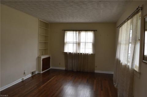 162 Bell Ave, Elyria, OH 44035 photo 6