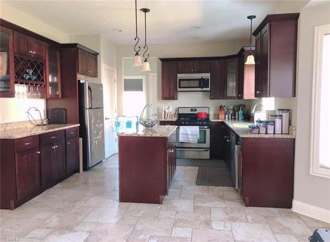 111 Squires Ln, Chardon, OH 44024 photo 6