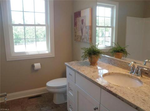 111 Squires Ln, Chardon, OH 44024 photo 15