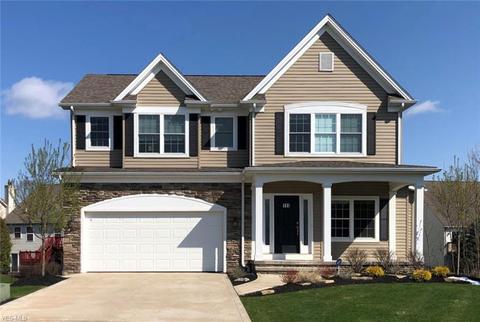 111 Squires Ln, Chardon, OH 44024 photo 1