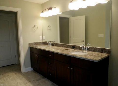111 Squires Ln, Chardon, OH 44024 photo 9