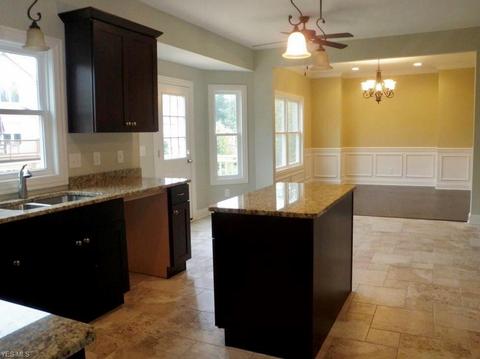111 Squires Ln, Chardon, OH 44024 photo 7