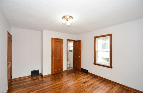 56 E Dartmore Ave, Akron, OH 44301 photo 13