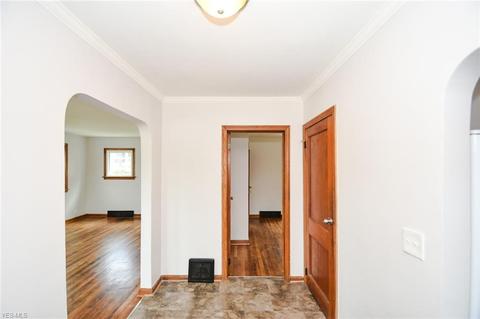 56 E Dartmore Ave, Akron, OH 44301 photo 8