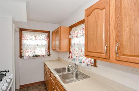 56 E Dartmore Ave, Akron, OH 44301 photo 12